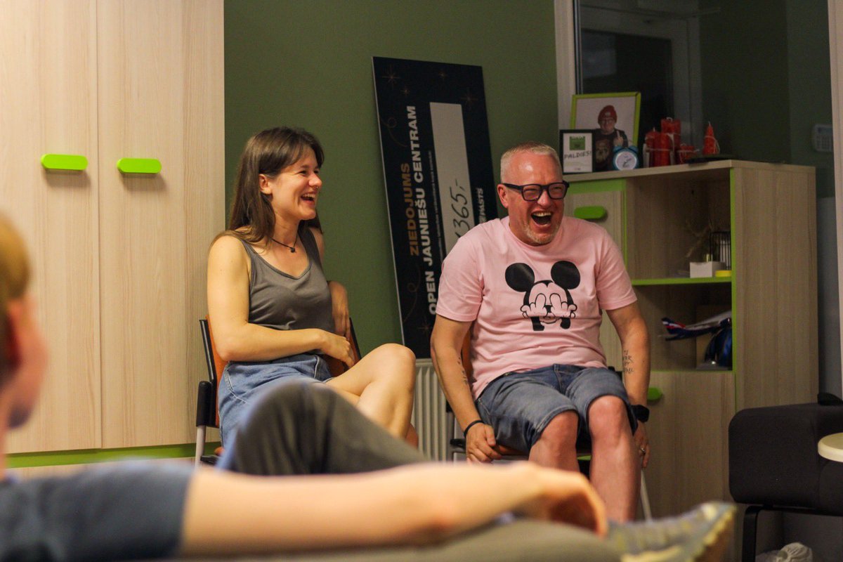 Kaut kā tā mums vakar ar mūsu ārzemju ciemiņiem gāja.
😂