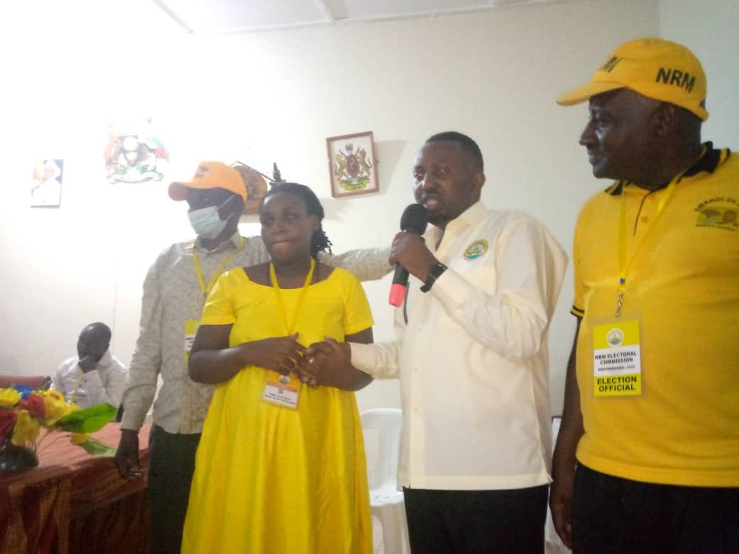 Vok895's tweet image. Sam Arineitwe declared winner for the NRM mayoral race for Kabale municipality. #VOKNews