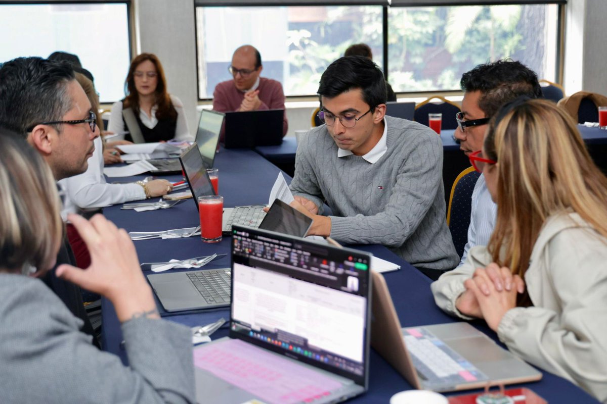 👉🏻 ¡Avanza la construcción del CONPES de Mejora Normativa! 

Desde nuestra Dirección de Gobierno, DD.HH. y Paz lideramos una jornada interinstitucional para definir las acciones del Plan de Acción y Seguimiento (PAS) que guiarán esta política pública clave para el país.

⬇️🧵