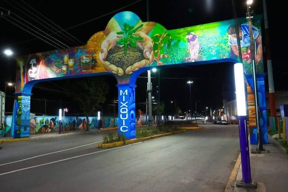 RADICAL_TLAHUAC's tweet image. En campaña, la hoy Jefa de Gobierno @ClaraBrugadaM se comprometió con Mixquic para transformar sus espacios públicos y asi combatir desigualdad social.
Hoy es una realidad, como último remanente rural y pueblo originario, la transformación de sus espacios reivindica su identidad