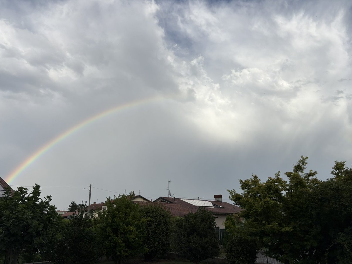 Like a #rainbow in the dark 🎵
arriva anche un #arcobaleno post padel 🎾

#cultisti
#buonevacanze2025

<a href="/pillolerock/">pillolerock</a>