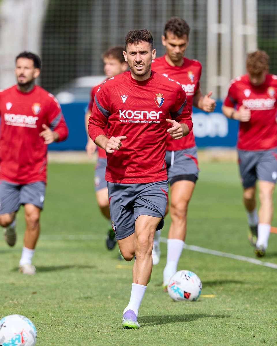 Osasuna's tweet image. 🏋️ Mañana, el equipo entrenará a puerta abierta a las 10:30 horas en Tajonar.
Última sesión antes del #OsasunaHuesca.