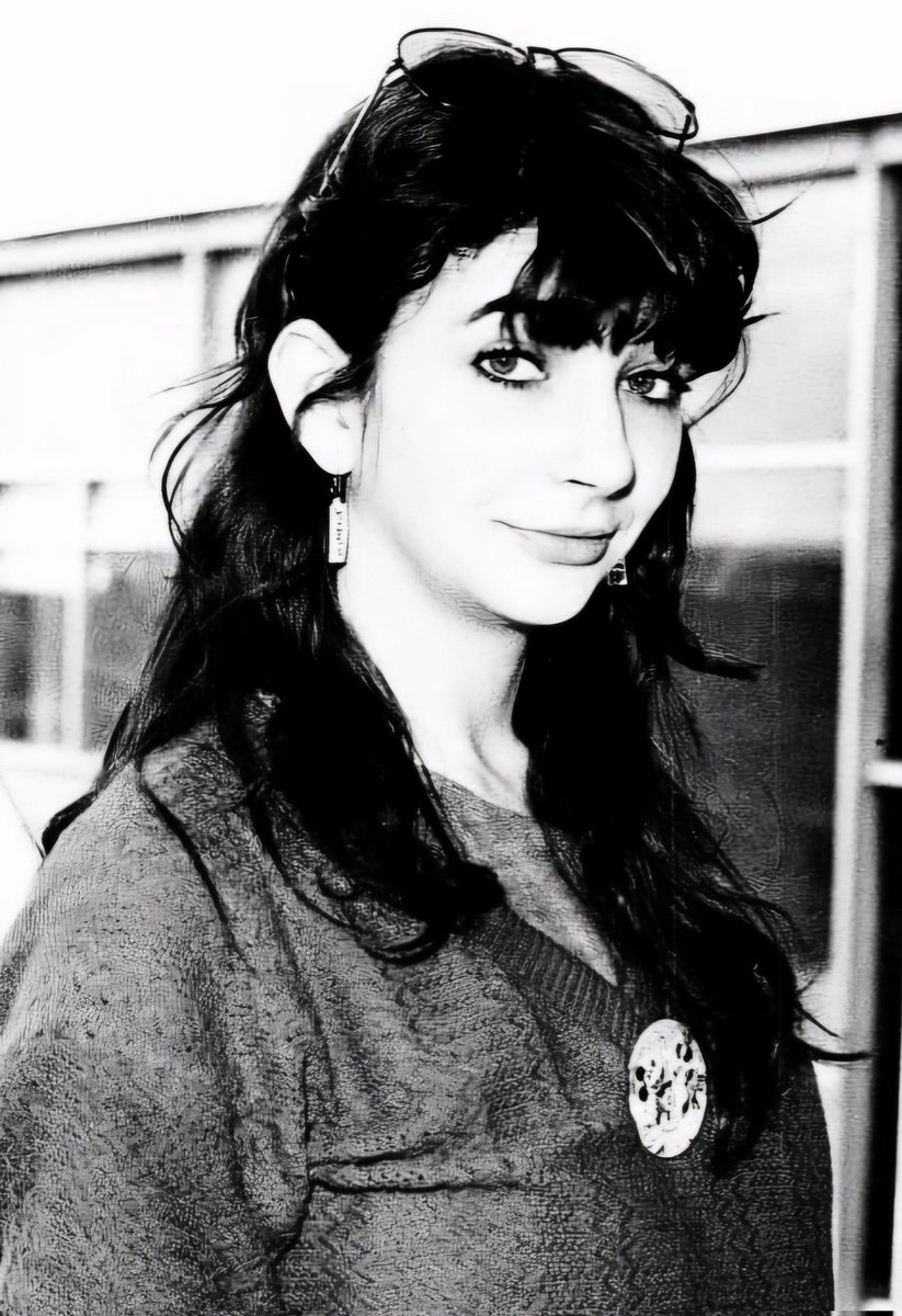 johncox2112's tweet image. #KateBush - The Magician.
Written by Paul Webster and composed by Maurice Jarre for the film The Magician of Lublin. Kate recorded vocals for this song in February 1979 with music performed by the London Symphony Orchestra. The song was never released.
youtu.be/OLjjwXjAbhk?si…