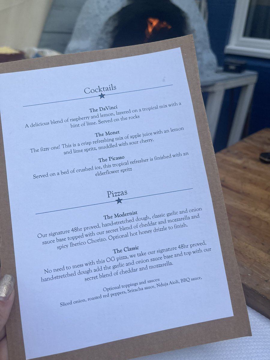 EdadventuresM's tweet image. What you all having? Il happily add some gin to all the cocktails 😂🤪