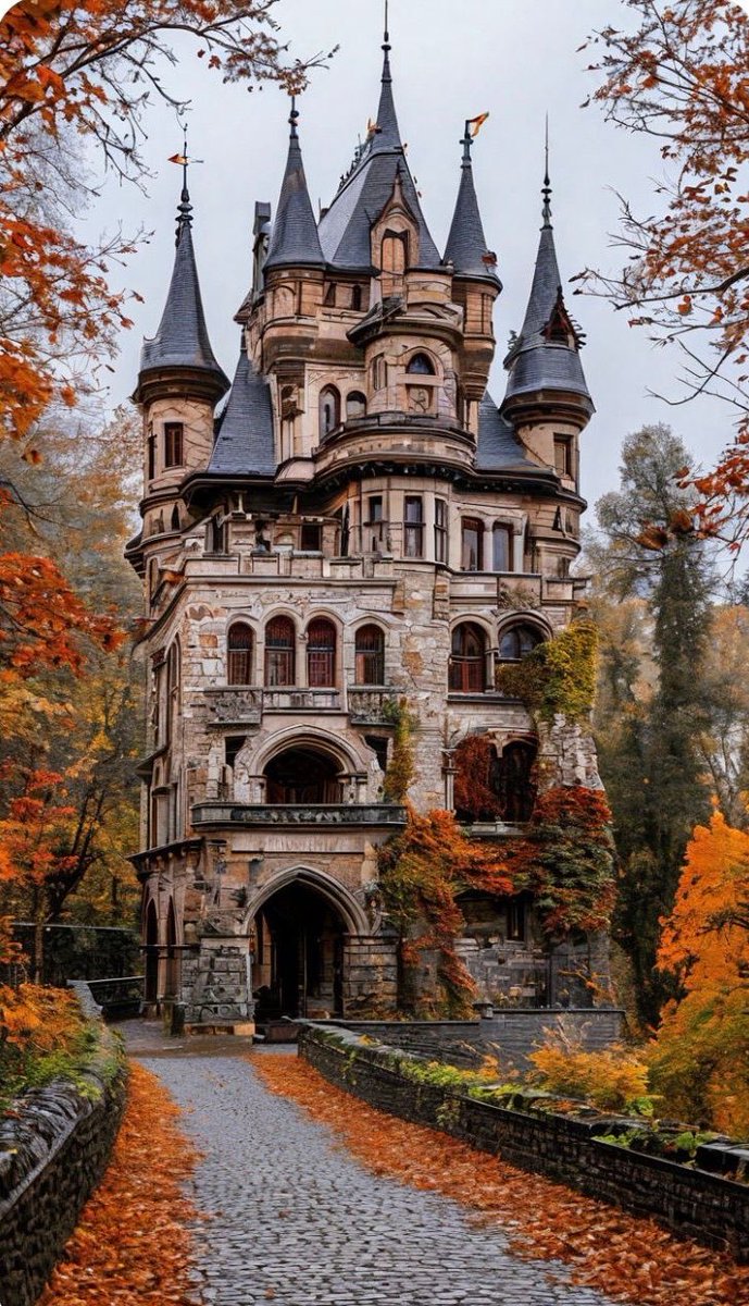 ValentyneDreams's tweet image. In an Autumn fantasy.
