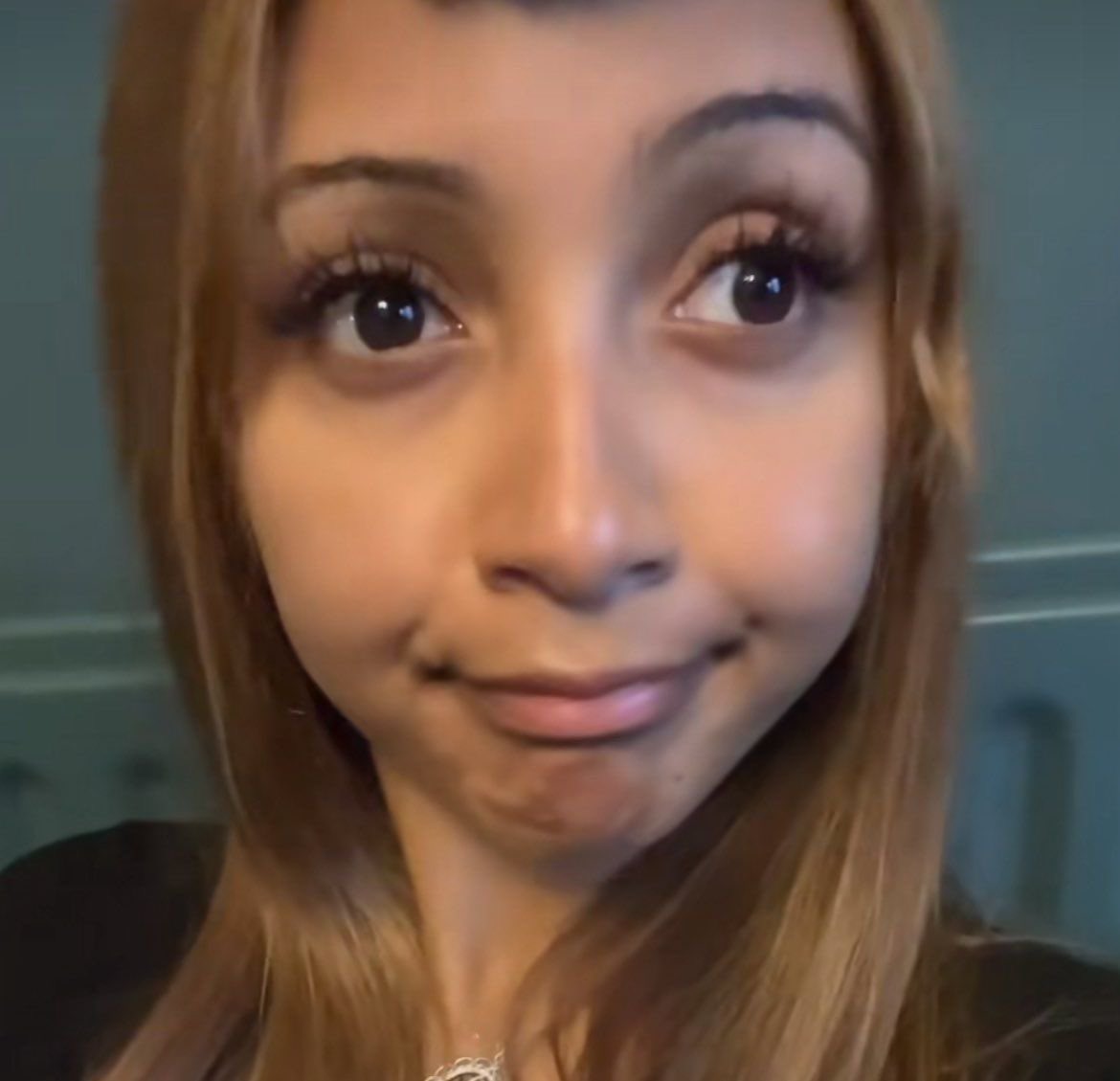 mangowithsalt4's tweet image. Gm blubers goobers🤞🏼🤍just had the weirdest aeon dream i gotta write it before forgetting it