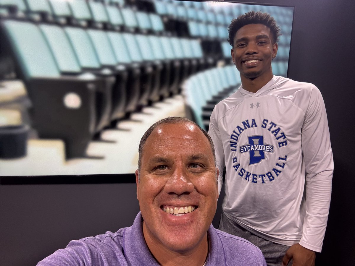RickSemmler's tweet image. Former Sycamore and an ISU basketball fan favorite Julian Larry joined me on Beyond The Stands.
We talked about his four years at ISU, the Sycamores magical 23-24 season.
Larry said he loved his time at ISU and will always be a Sycamore. Podcast will be out later.