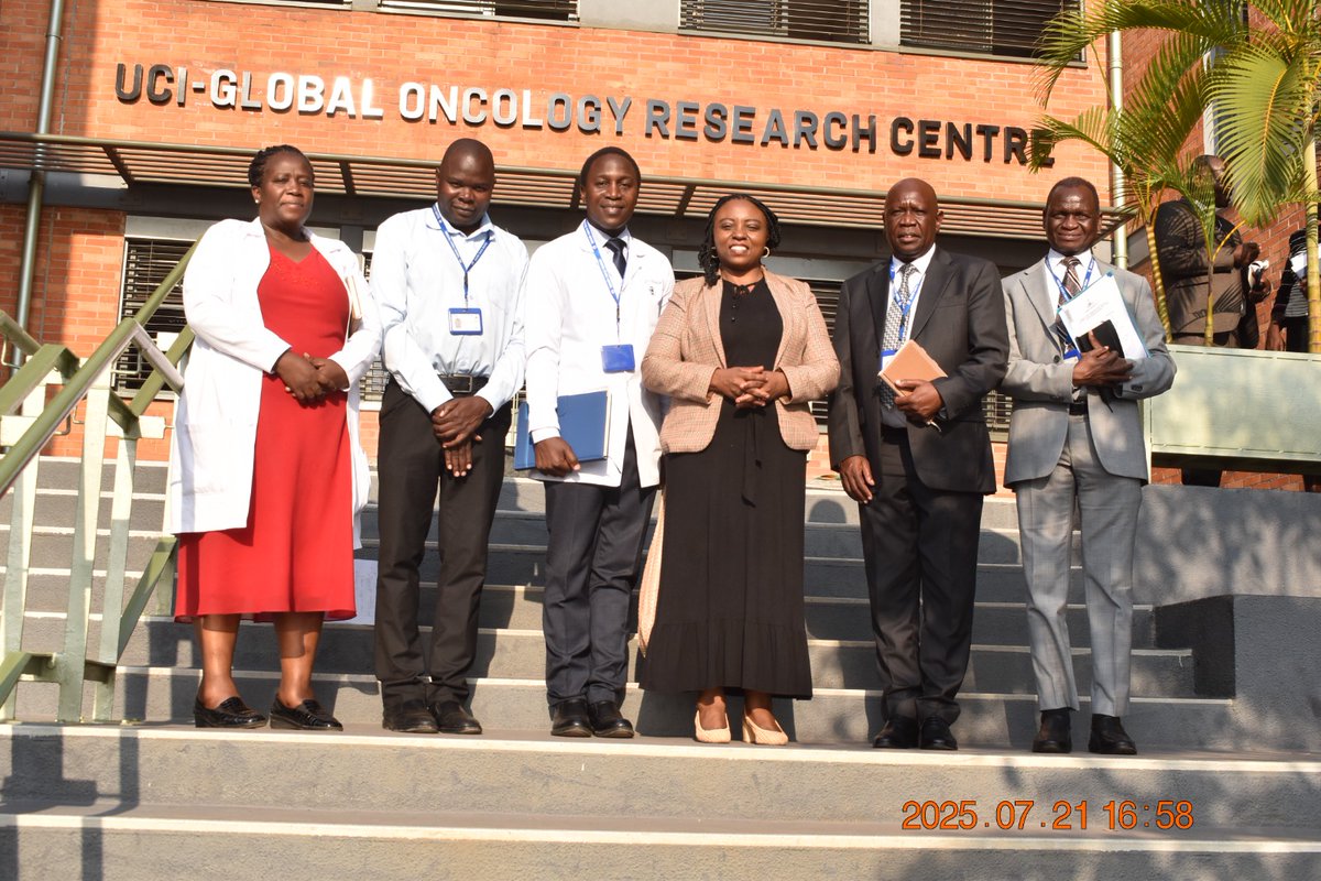 UgandaCancerIns's tweet image. On Monday evening, Management appreciated the dedicated service of Dr. Israel Luutu who has reached the mandatory retirement requirement.
We appreciate your unique service. We forward to re-engagement with you.
#FightCancerUg
