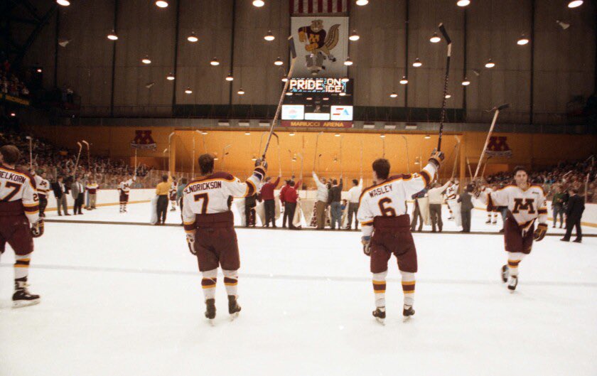 Mariucci_Guy's tweet image. Throwback to the last ever game at Williams Arena (1993), a 5-4 OT win over North Dakota to end their season and advance to the Final Five, which the Gophers would send up winning.
Can’t think of a better way to send off a legendary barn. #tbt