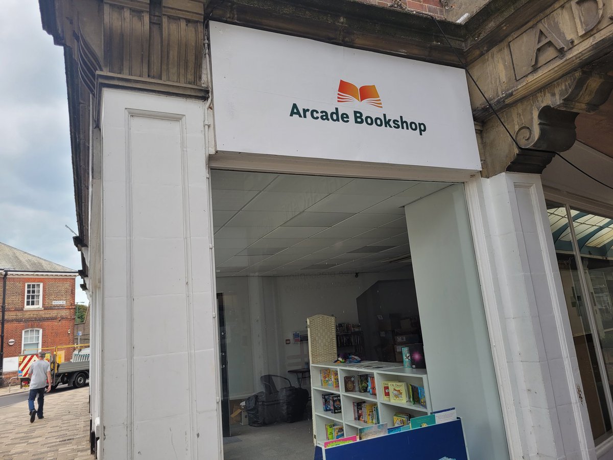 My little shop now has signage!!!
Books are now available from the website.  If there is a book you'd like that isn't on there, please let me know, and I'll add it for you.
Psst...free postage in UK!
arcadebookshop.com
