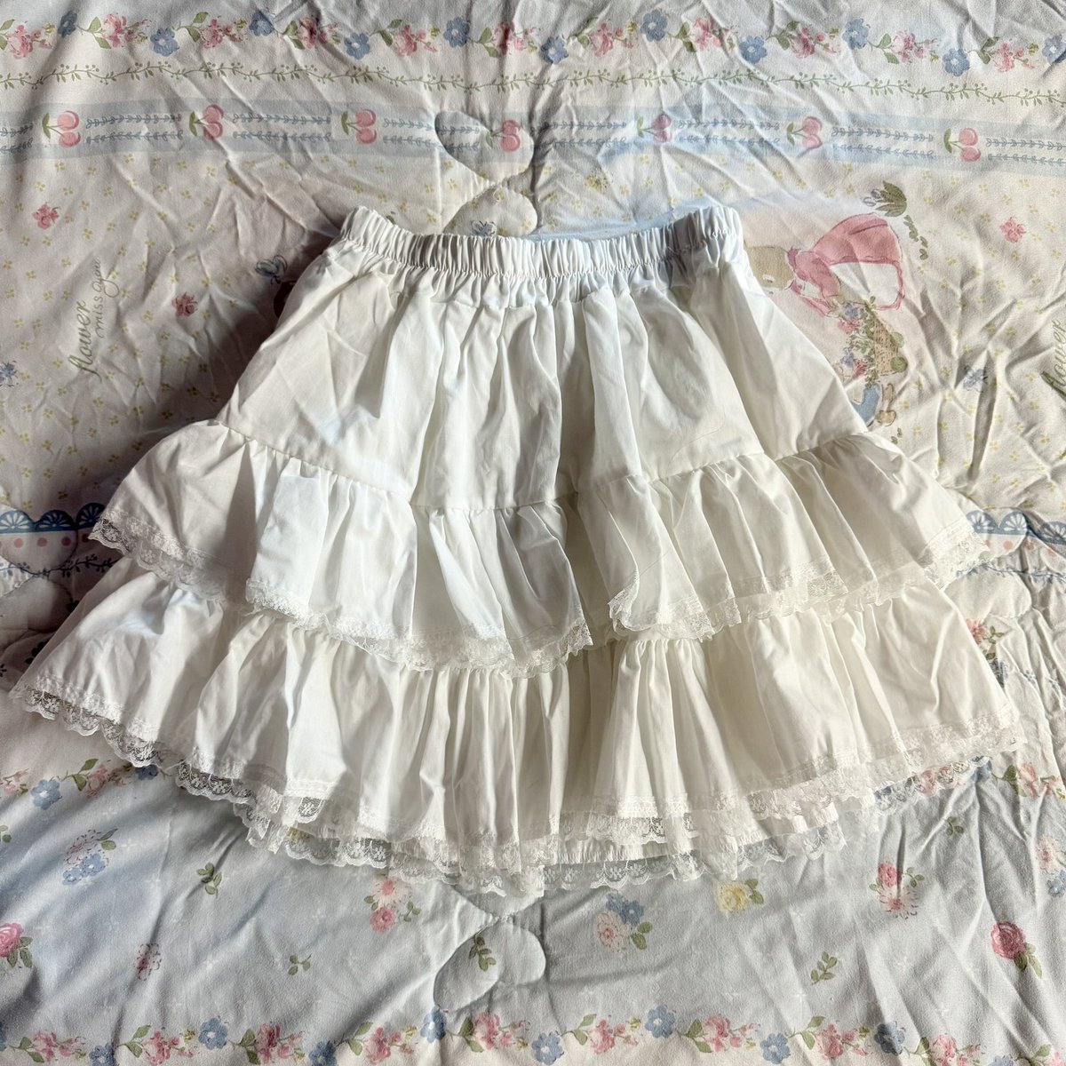 warixstuu__'s tweet photo. 🧁·˚ ༘ กระโปรงขาว

price : ตัวละ 70.-

#ส่งต่อเสื้อผ้า #ส่งต่อเสื้อผ้ามือสอง #เสื้อผ้ามือสอง #โล้ะตู้เสื้อผ้า #เสื้อผ้ามือสอง https://t.co/pbBrVdUNsC