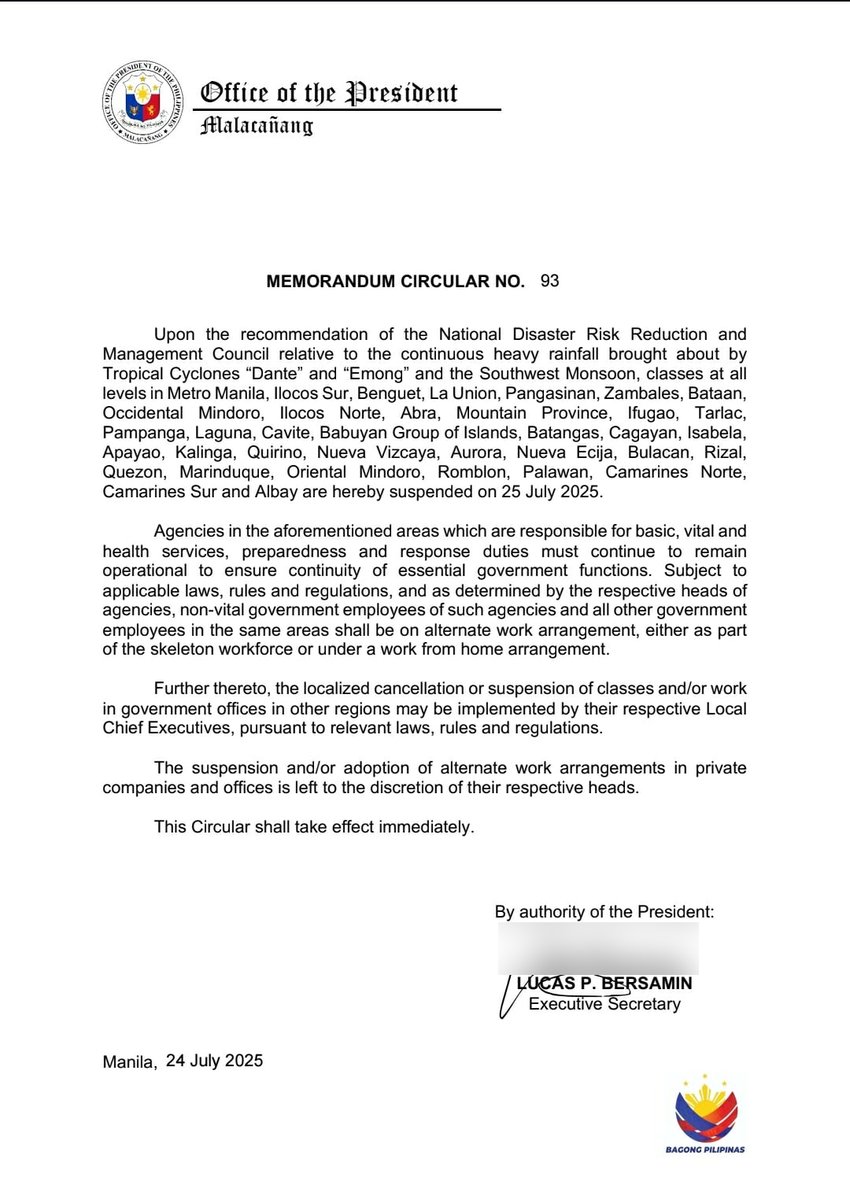 QCGov's tweet photo. #WALANGPASOK | Base sa Memorandum Circular No. 93 s. 2025 mula sa Malacañang, suspendido ang pasok sa lahat ng antas ng paaralan  sa buong Metro Manila bukas, July 25, 2025, Biyernes, dahil sa patuloy na sama ng panahon dulot ng #Habagat, Bagyong #EmongPH at Bagyong #DantePH 

Gayunpaman, tuloy ang operasyon ng mga ahensya ng gobyerno na naghahatid ng serbisyong medikal, disaster at emergency response, at iba pang vital services. 

Ang mga empleyado sa non-vital government offices ay sasailalim sa alternative work arrangements o skeletal workforce, ayon sa patakaran ng kani-kanilang ahensya. 

Ang suspensyon naman ng trabaho sa mga pribadong kompanya at opisina ay nakasalalay sa kanilang pamunuan. 

Mag-ingat po tayong lahat, QCitizens! 

#StaySafeQC 

Source:
Official Gazette of the Republic of the Philippines:
https://t.co/3wJXVChhLE