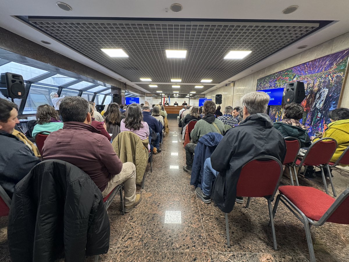 MGAP (@mgapuruguay) on Twitter photo #AHORA en la sala Acuña de Figueroa del anexo al Palacio Legislativo; El Instituto Nacional de Semillas <a href="/INASE_UY/">INASE Uruguay</a> organiza un taller titulado “Una mirada participativa para actualizar el marco normativo”, enfocado en semillas criollas. #AHORA en la sala Acuña de Figueroa del anexo al Palacio Legislativo; El Instituto Nacional de Semillas <a href="/INASE_UY/">INASE Uruguay</a> organiza un taller titulado “Una mirada participativa para actualizar el marco normativo”, enfocado en semillas criollas.
