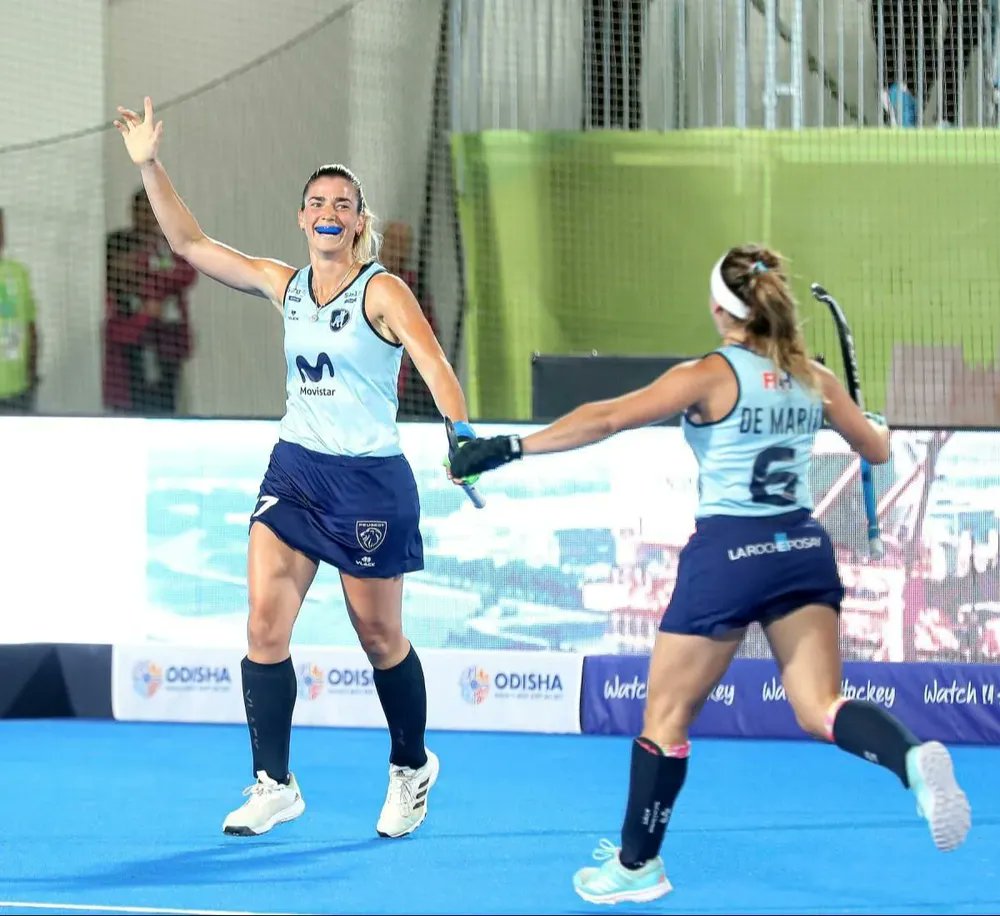 pbenitezuy's tweet image. Teresa Viana 
Viene de ser goleadora de la Liga de Bélgica 
43 goles en 60 partidos con @CimarronasUru en torneos oficiales outdoor
La más experiente del grupo con 32 años 
#letal 
elobservador.com.uy/polideportivo/…