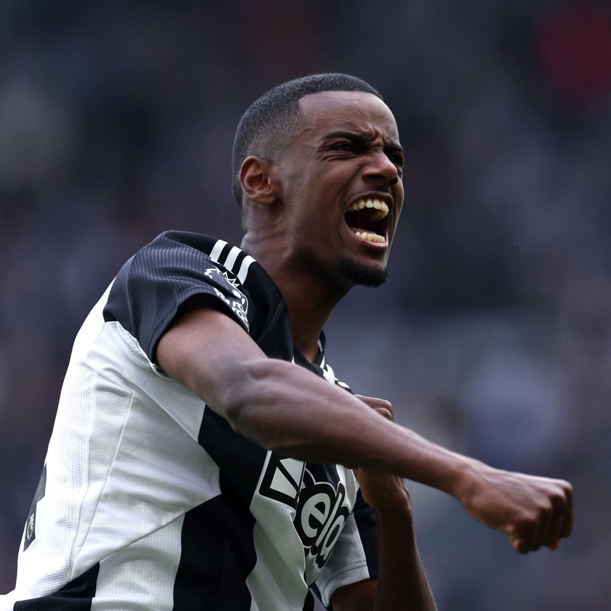 🚨 Liverpool have informed Newcastle they are prepared to break the British transfer record to sign Alexander Isak this summer.

(Source: <a href="/JacobsBen/">Ben Jacobs</a>)