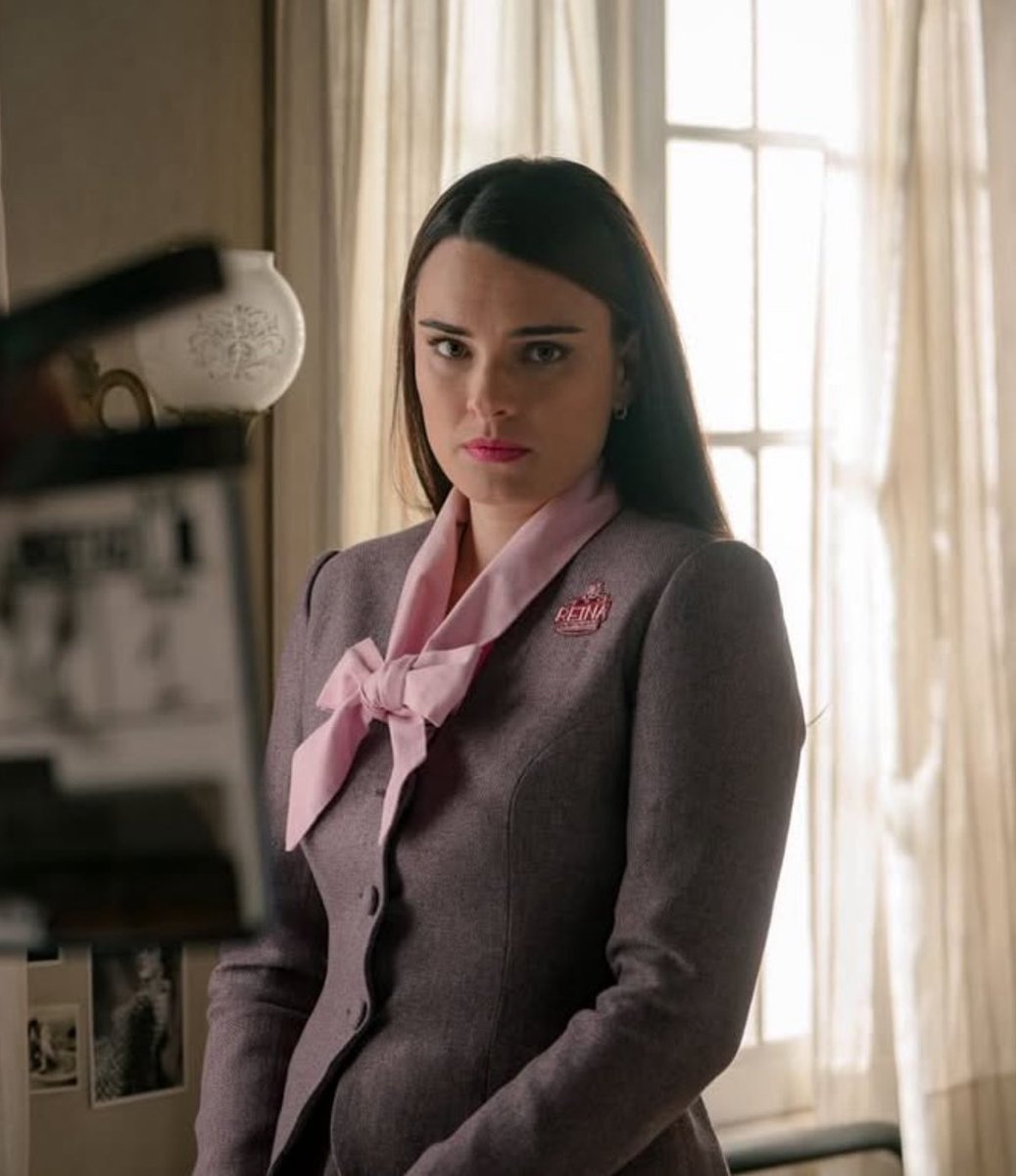 Un verano con Serafina Valero…

La circunstancia personal de la actriz ha hecho que se especule mucho estos meses con el tiempo que le queda a su personaje en la novelita y cómo interrumpirán su aparición en la trama. Prefiero seguir fluyendo con nuestra Fina fotógraFA. #Mafin