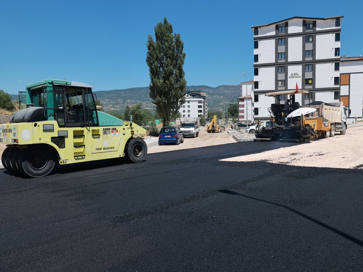 mkyazicioglutr's tweet image. Yeniyurt Mahallesi'nde asfalt, yol düzenleme ve kaldırım çalışmalarımıza hız kesmeden devam ediyoruz.
Bölgemize hayırlı olsun.