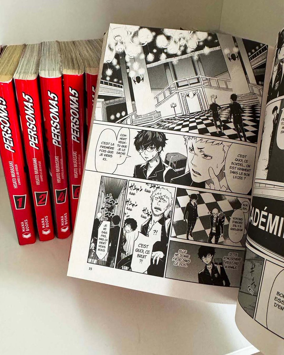 Mana_Books_'s tweet image. Fans de "Persona" ? 😏
En plus de "L'artbook officiel Persona 5" et du "Livre de cuisine officiel Persona", le manga "Persona 5" fait aussi partie du catalogue !
Suite à un incident, Akira se retrouve obligé de poursuivre sa scolarité à Tokyo. Alors qu'un homme mystérieux…