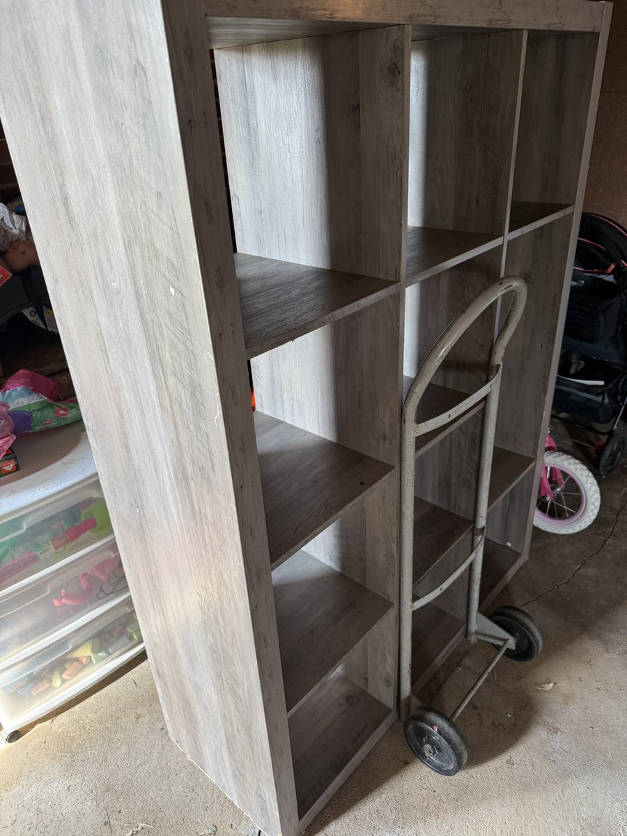 PrpleN's tweet image. Free facebook market finds 👀🔥 wife found this one!! Just needs a little TLC and it’s getting stacked with @GFuelEnergy in the new coming office…… stay tuned for that 🫣