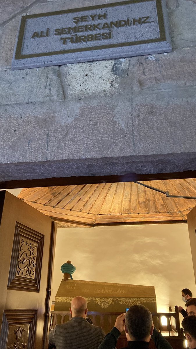 Ali Semerkandî hazretleri Osmanlı Devleti'nin kuruluş devrinde, Ankara'nın Çamlıdere beldesinde yaşayan büyük velîlerdendir. İsfehan'da doğdu. Babasının ismi Yahyâ olup, Hazreti Ömer'e dayanır. Çok zekî ve pek akıllı idi. Küçük yaşda Kurânı kerîmi ezberledi ve muhtelif kırâatlere