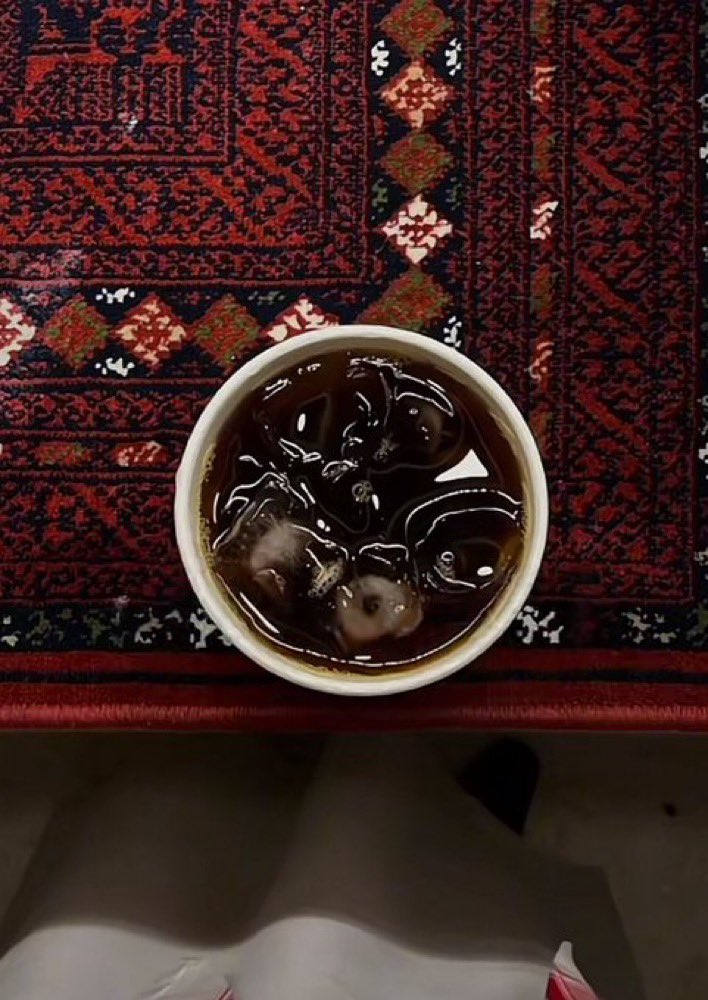 1Qafal's tweet image. لولا مرارة القَهْوَة ، لما أستمتعنا بلذّة الحَلْوَى ، هكذا هِي الحياة.🤎☕️