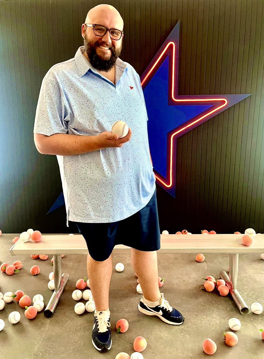 drewisokay's tweet image. I had to get in on the photo ops in the Peach State. #NewProfilePic