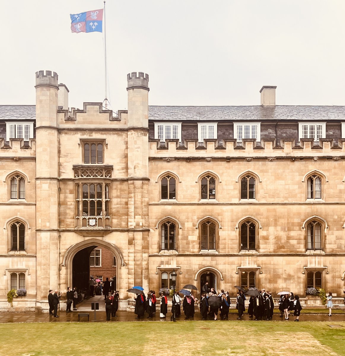 CorpusCambridge's tweet image. Colourful cloaks and the Corpus flag help to brighten up a gloomy day. Congratulations to today&apos;s brand new graduates! #universityofcambridge #graduation #corpusalumni #goodluck