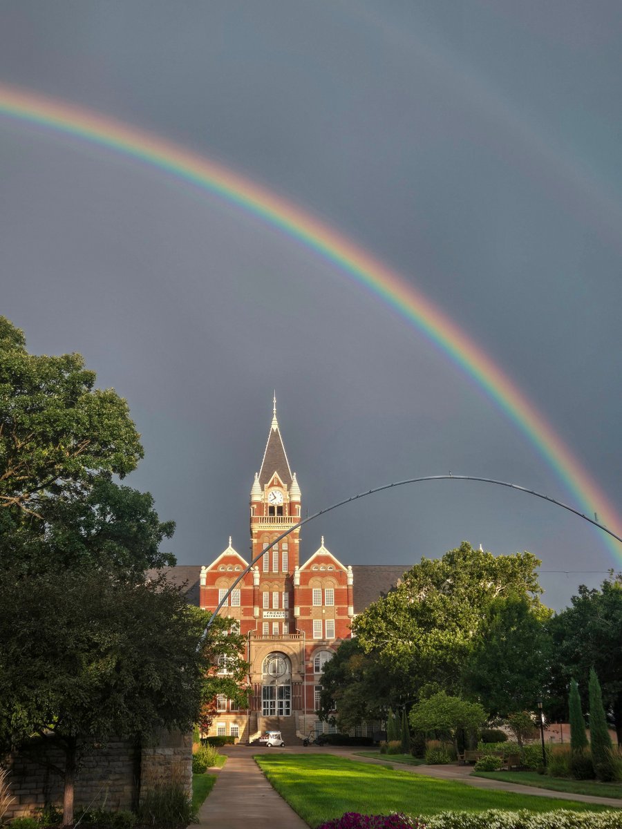 What a beautiful view this morning! 🌈🌧️ President Carey shot this lovely photo of the rainbows behind Davis #MyFriendsU #Rainbow 

"If possible, so far as it depends on you, live peaceably with all." — Romans 12:18