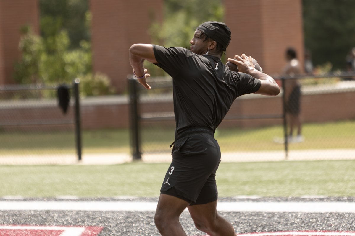 Holmes Athletics (@holmesathletics) on Twitter photo 