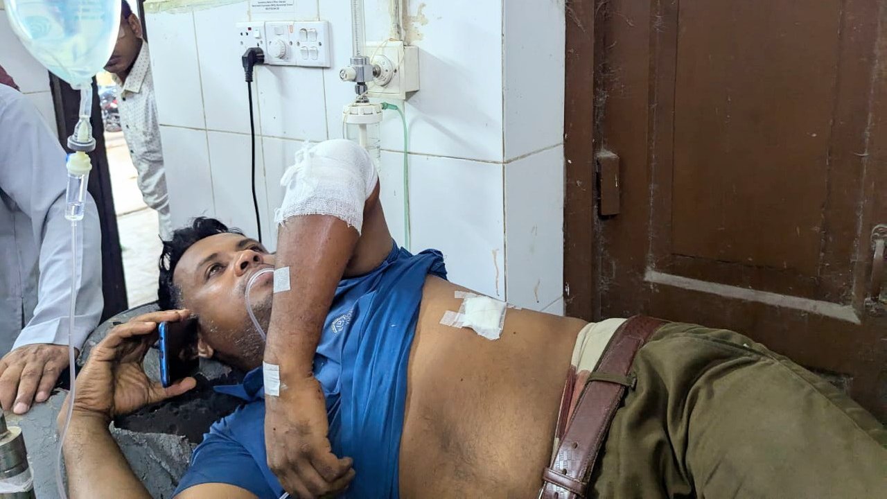 সরিষাবাড়ীতে জমি সংক্রান্ত বিরোধে মারামারি, ফালার আঘাতে আহত ১