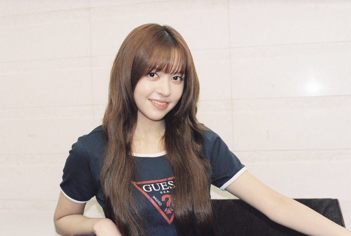 NMIXXupdates's tweet image. NMIXX (@NMIXX_official ) LILY introducing JIWOO
"There are many things about JIWOO that I envy. Her trust and love for herself have been building up since she was a child, like a tree with deep roots, and that is the foundation of JIWOO. Thanks to that, she has a strong core.…