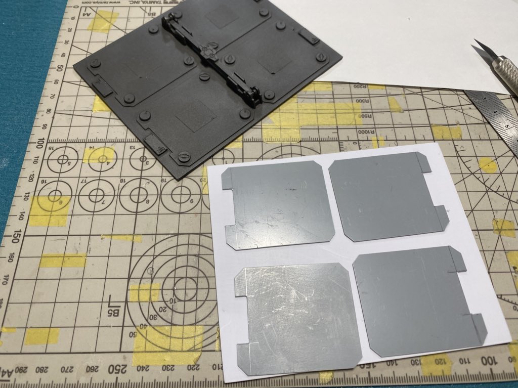 larry8176's tweet image. #1/48メガサイズGアーマー計画
その24
バーニアベースとバーニアを作り直しました。前回作成したベースのダークアイアンが気に入らなかったのと、ボルトが大き過ぎたので、1からやり直してます。手戻りですがまぁ期待値以上の物が出来上がりそうなので良しとします😁