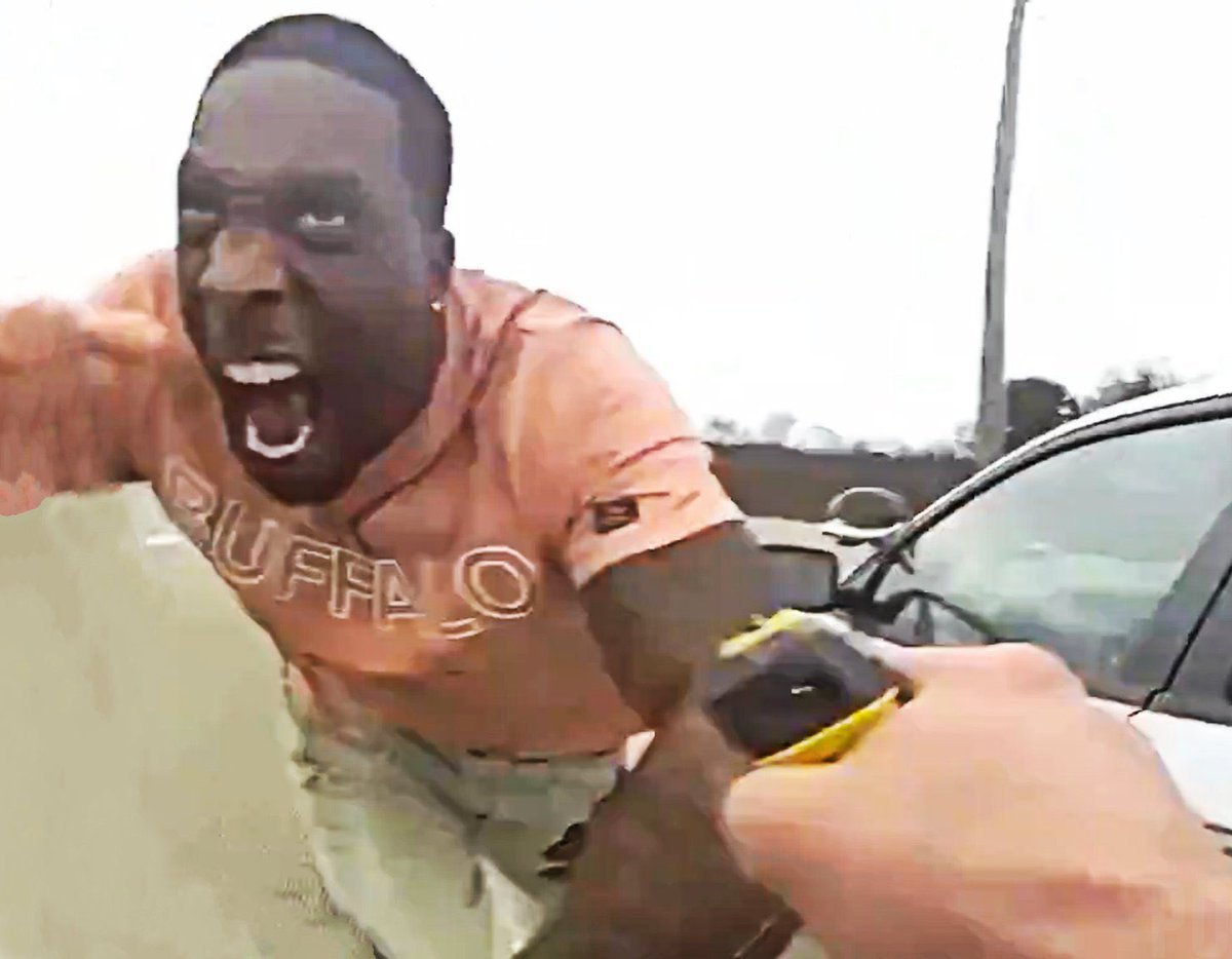 RealAaronDorr's tweet image. I wonder how many of the cops who were forced to shoot these psychos in obvious cases of self-defense would have been indicted by a woke prosecutor trying to please the mob if they didn't have body cams?
Thanks, @Blklivesmatter! LOLOL