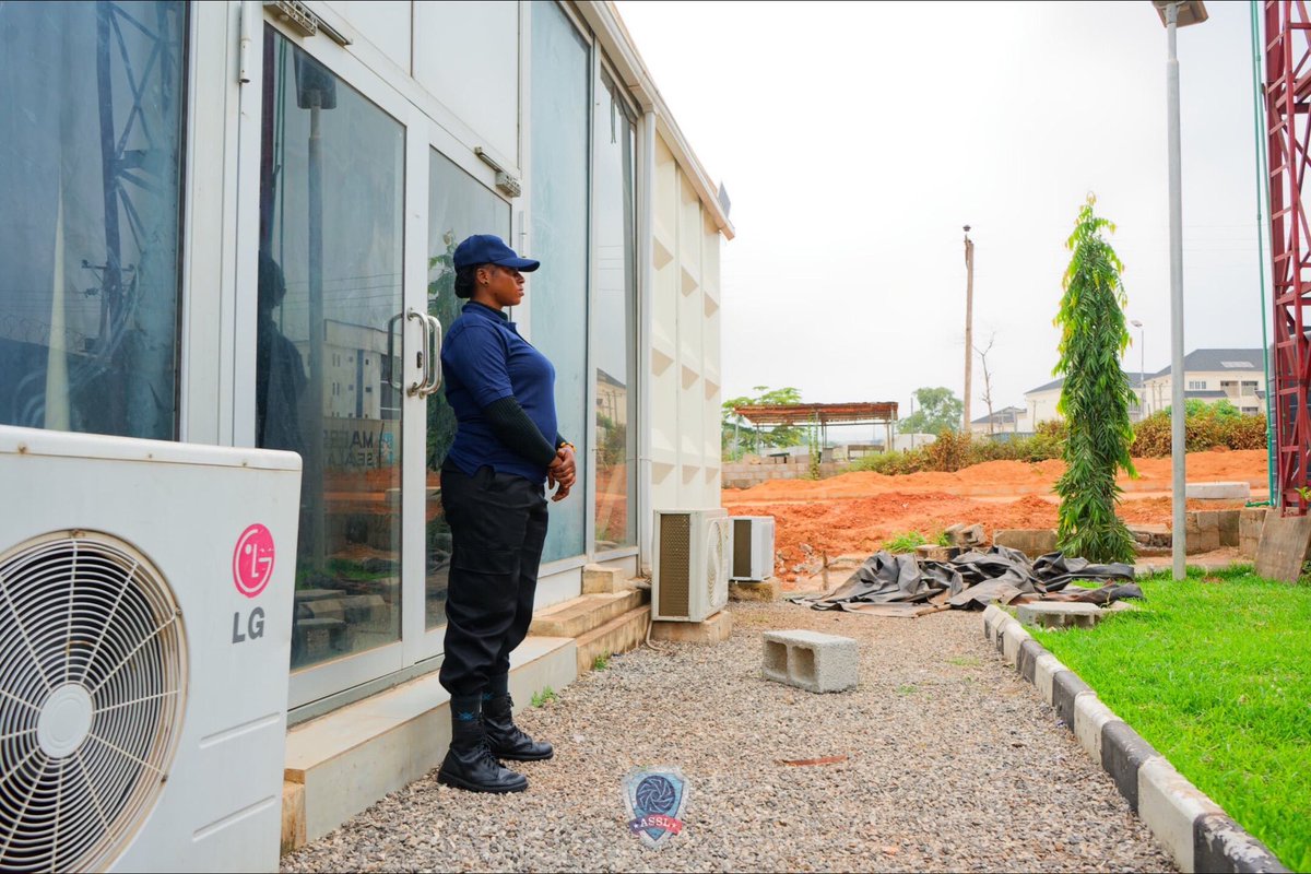 assl_aperture's tweet photo. Aperture Security on duty at Blossom Hall School ensuring a safe celebration.
#aperturesecuritysolutions
#schooleventcoverage
#trustedsecurityservices
#onduty
#safeandsecure
#viralpost❤️
#viralreels
#explorepage https://t.co/PVAKiAUzru