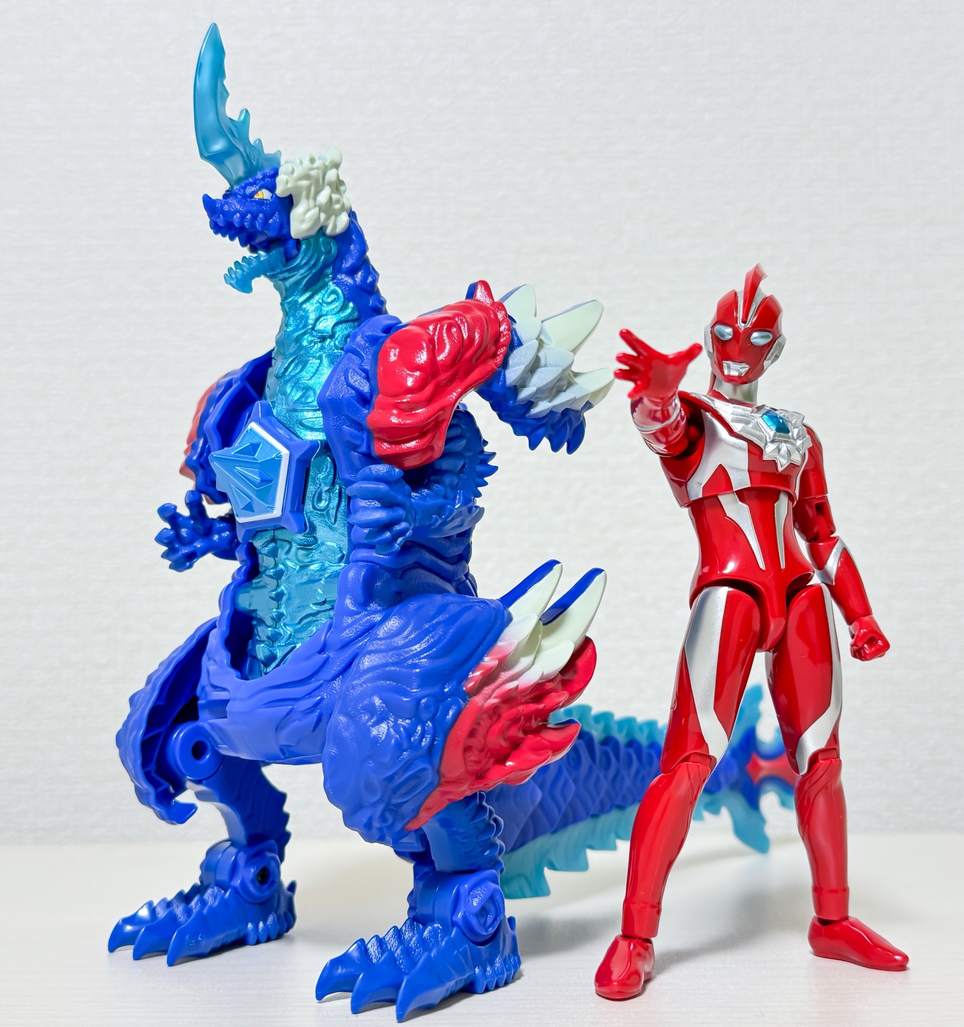非売品ウルトラマン　レイモンラメ入り青色フィギュア 非売品ウルトラマン レイモンラメ入り青色フィギュア - メルカリ