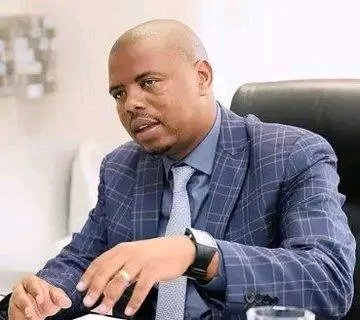 MMxolisii's tweet image. In Gauteng, Patriotic Alliance gave a R194 million tender to a Nigerian
In Limpopo, ANC gave a R56 million tender to a Zimbabwean
In KZN, ANC is giving school nutrition tenders to girlfriends, wife's & family members
-Black person do you understand how deep our problems are?