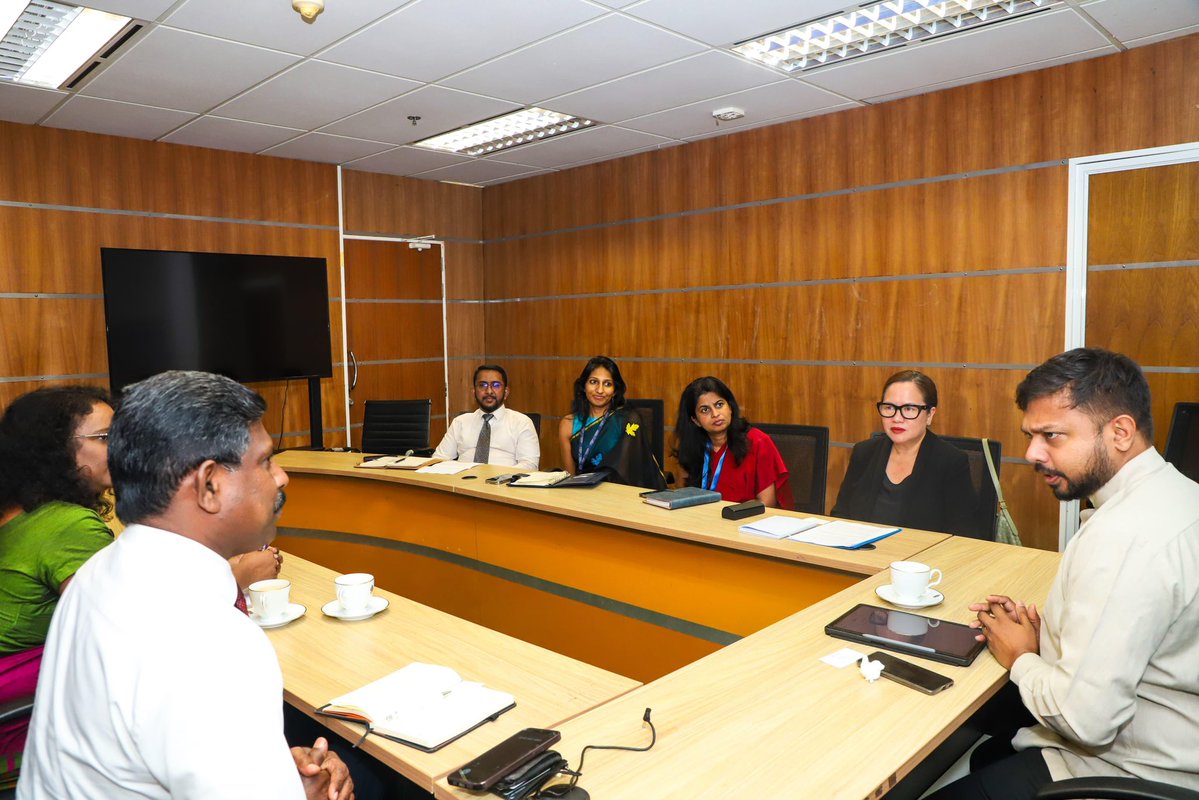 Kristin B. Parco (@kristinbparco) on Twitter photo A pleasure meeting Hon. Arun Hemachandra, Deputy Minister of Foreign Affairs <a href="/MFA_SriLanka/">MFA SriLanka 🇱🇰</a> 🇱🇰. We discussed areas of mutual interest and pathways for enhanced collaboration and <a href="/IOMSLandMV/">IOM Sri Lanka and the Maldives</a> ongoing work in labour mobility, protection of migrants workers &counter trafficking. A pleasure meeting Hon. Arun Hemachandra, Deputy Minister of Foreign Affairs <a href="/MFA_SriLanka/">MFA SriLanka 🇱🇰</a> 🇱🇰. We discussed areas of mutual interest and pathways for enhanced collaboration and <a href="/IOMSLandMV/">IOM Sri Lanka and the Maldives</a> ongoing work in labour mobility, protection of migrants workers &counter trafficking.
