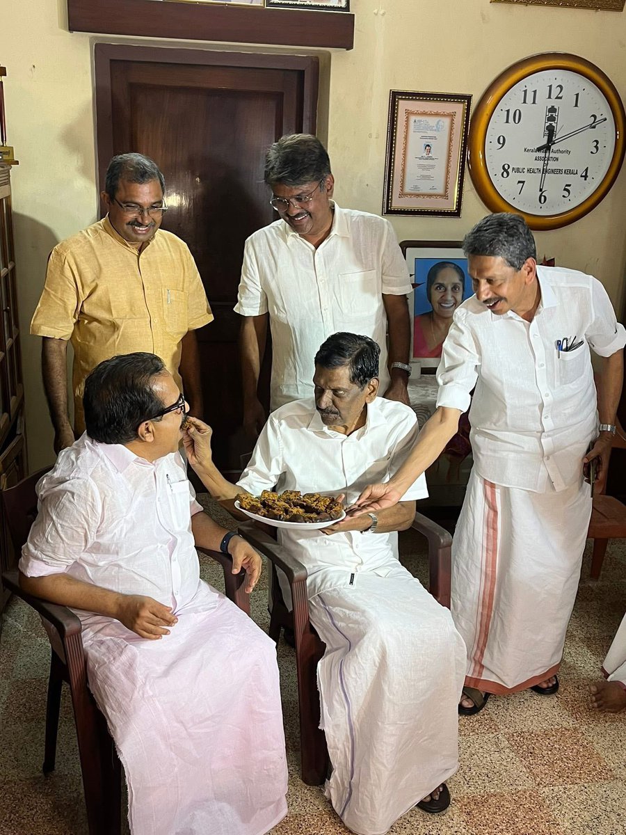 chennithala's tweet image. Called on Kerala Congress leader Shri. PJ Joseph at his residence in Thodupuzha today who is celebrating his birthday. 
Our relationship goes back decades back. An important alliance partner of UDF in Kerala, PJ Joseph has played a pivotal role in shaping UDF. He is and has…