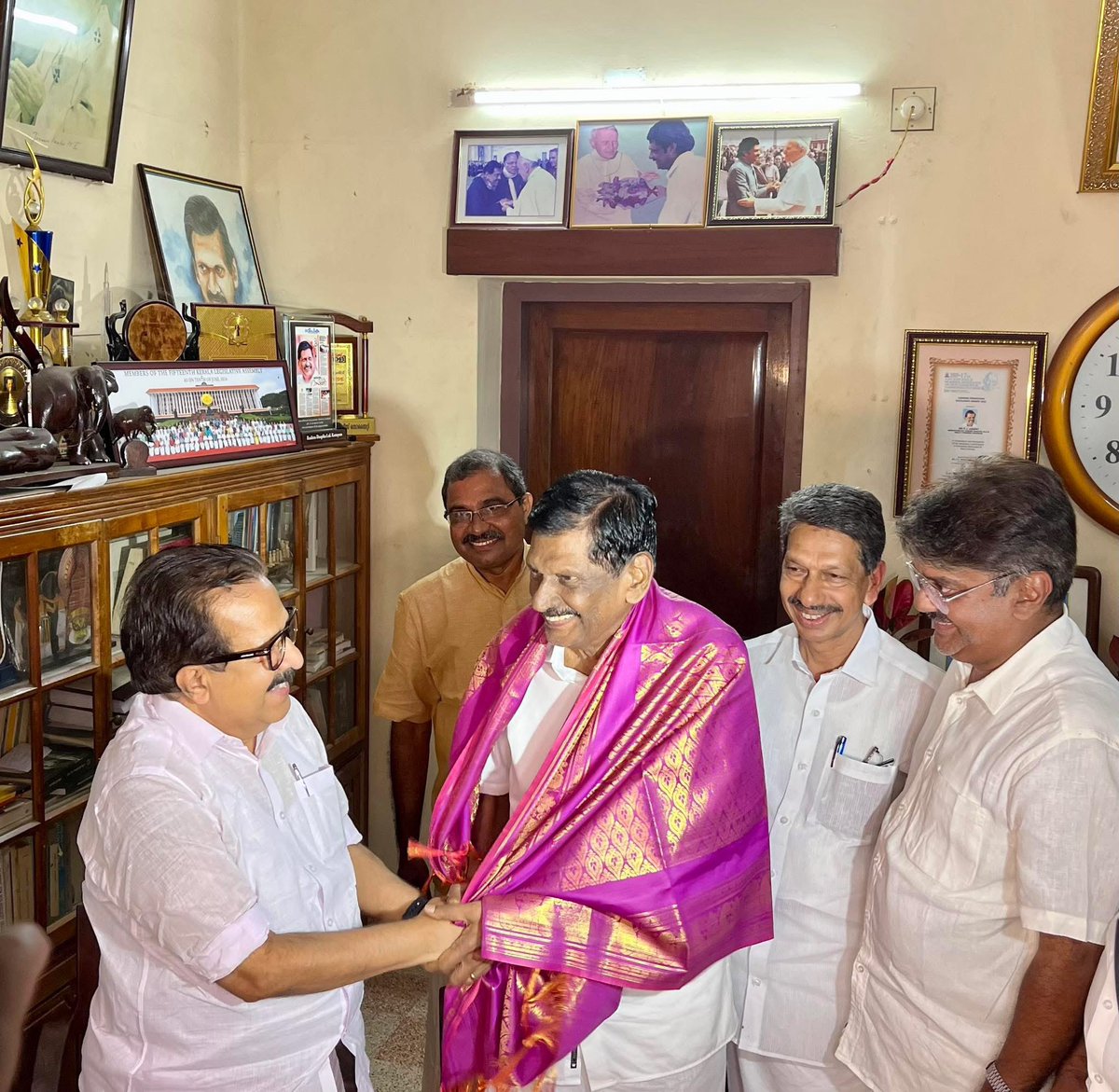 chennithala's tweet image. Called on Kerala Congress leader Shri. PJ Joseph at his residence in Thodupuzha today who is celebrating his birthday. 
Our relationship goes back decades back. An important alliance partner of UDF in Kerala, PJ Joseph has played a pivotal role in shaping UDF. He is and has…