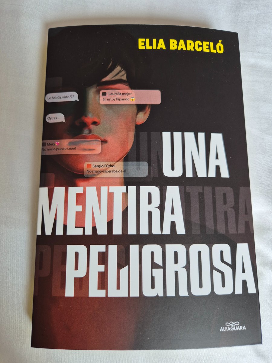 elia_barcelo's tweet image. Hoy en librerías! Mi nueva novela juvenil sobre el poder d las redes y el peligro d las mentiras aparentemente inocentes y "graciosas". Ojalá os guste!! :-)