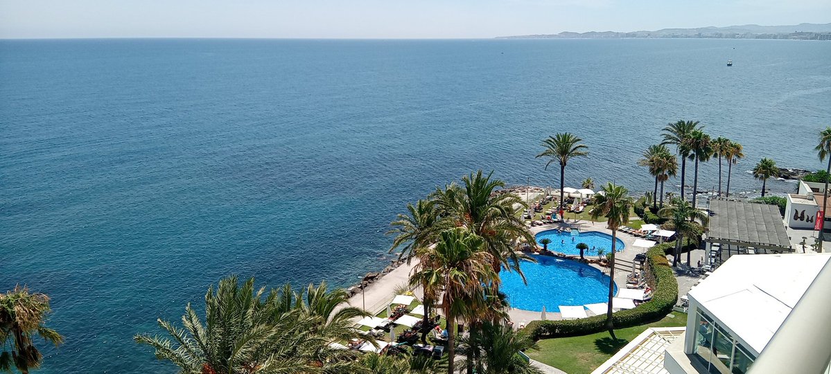 KnockoutHubNeek's tweet image. Paradise.