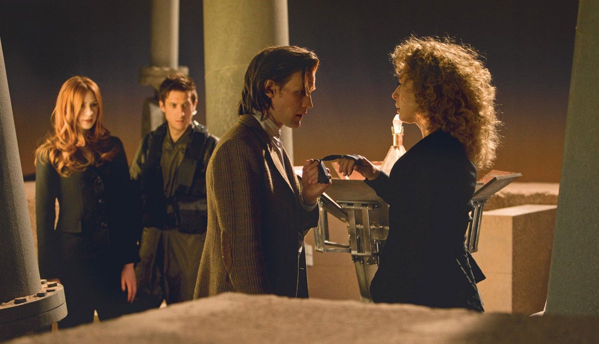 simplyalexk's tweet image. Daily Alex Kingston photo, day 366 #alexkingston
