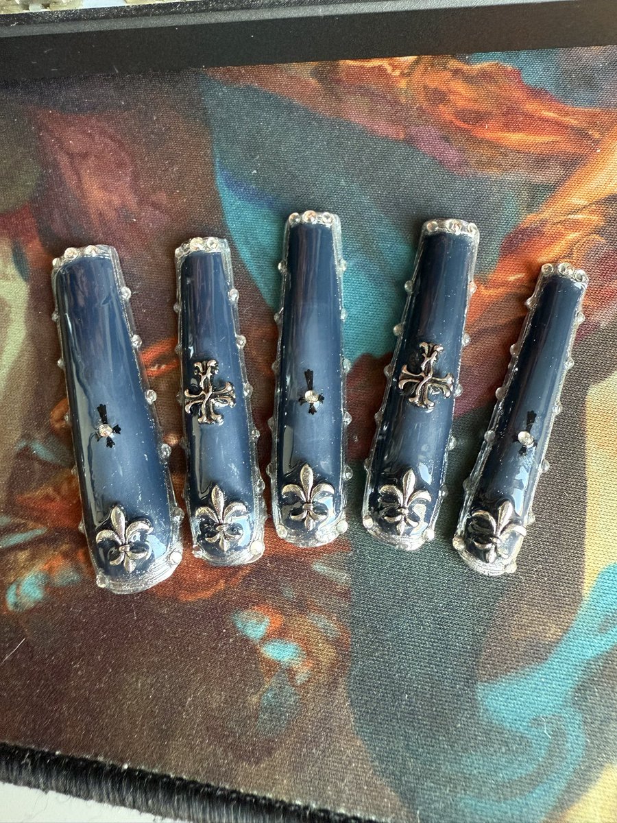Hydroxate's tweet image. Wisp Proto def has nails like this