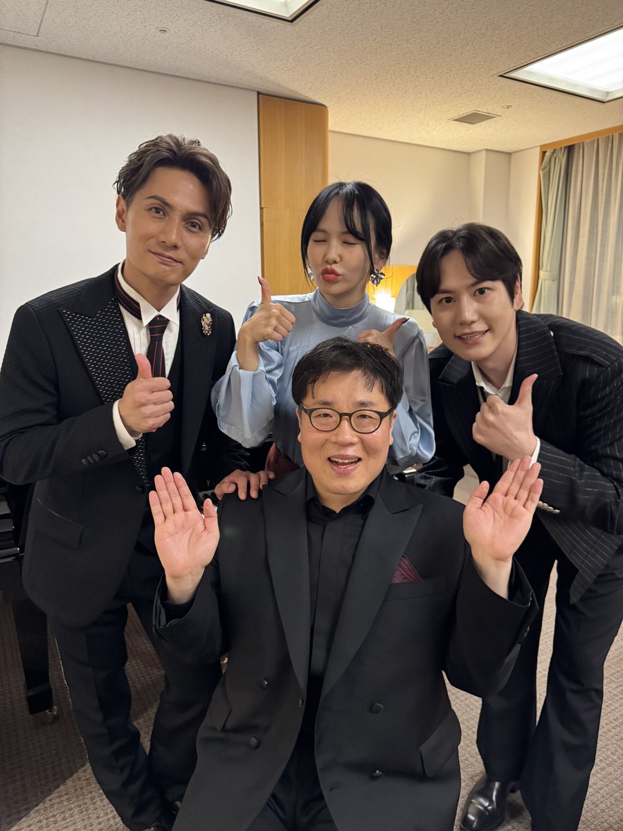 Brandon Leeミュージカルシンフォニーコンサートお越しくださった皆様ありがとうございました！韓国の劇場の客席から観ていたキュヒョンさんとキム・ジウさんとご一緒できるなんて！舞台袖でもたくさんお話しできて嬉しかった♪イ・ソンジュンさんともまたご一緒できて幸せだったなぁ💕
다들 최고!！