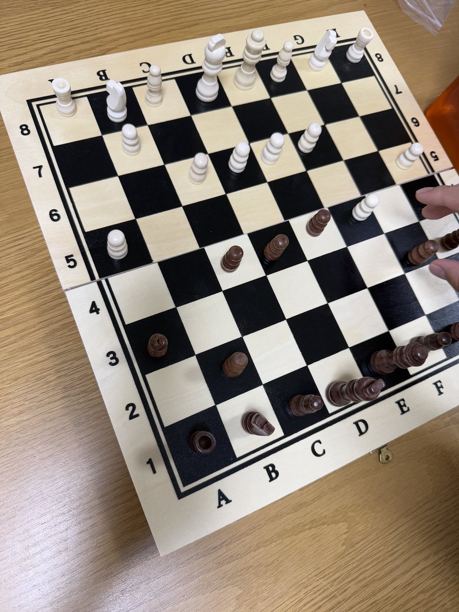 manamikiyota's tweet image. The kids’ chess match has begun! ♟️