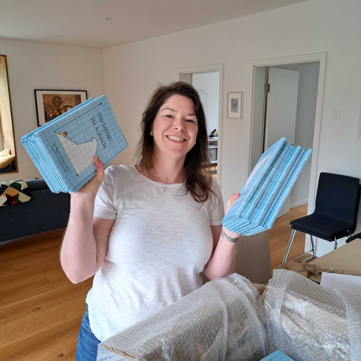 ❄️☀️Max Entropy &amp; The Avalanche ❄️☀️author copies are here!! 

Now you can order 𝗱𝗶𝗿𝗲𝗰𝘁 from me instead of (or in addition to) Amazon, Bookshop.org, Barnes &amp; Noble, Orell Füssli, SolutionInn (??), Audible, Walmart, your local bookstore, or anywhere books are sold