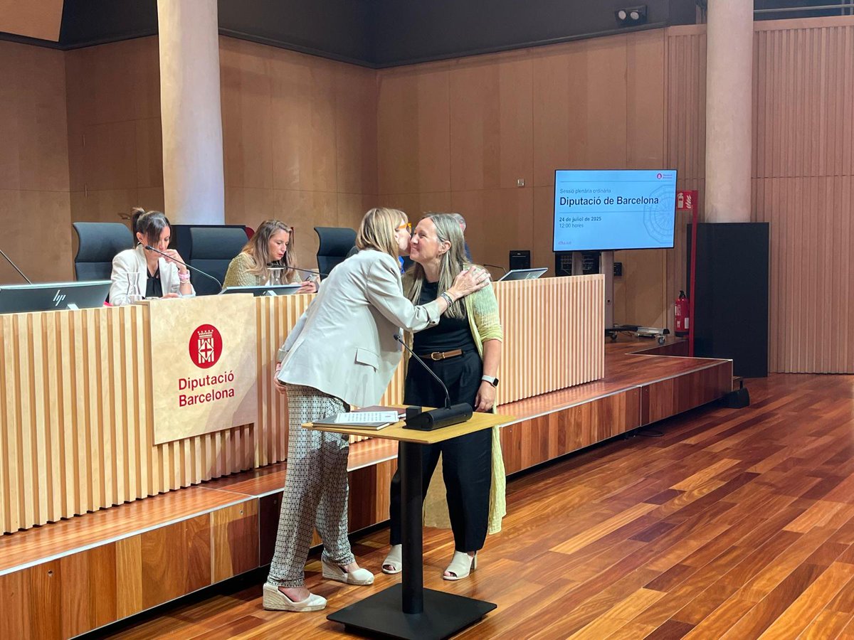 ERC - Diputació BCN (@ercdiba) on Twitter photo 🟡 L'alcaldessa de #Capolat <a href="/m_besora/">Mireia Besora</a> ha pres aquest matí possessió del seu càrrec com a diputada del grup d'<a href="/Esquerra_ERC/">Esquerra Republicana</a> a la <a href="/diba/">Diputació de Barcelona</a>, per treballar pel benestar de la ciutadania dels municipis de la demarcació de Barcelona. Benvinguda, Mireia! 🟡 L'alcaldessa de #Capolat <a href="/m_besora/">Mireia Besora</a> ha pres aquest matí possessió del seu càrrec com a diputada del grup d'<a href="/Esquerra_ERC/">Esquerra Republicana</a> a la <a href="/diba/">Diputació de Barcelona</a>, per treballar pel benestar de la ciutadania dels municipis de la demarcació de Barcelona. Benvinguda, Mireia!