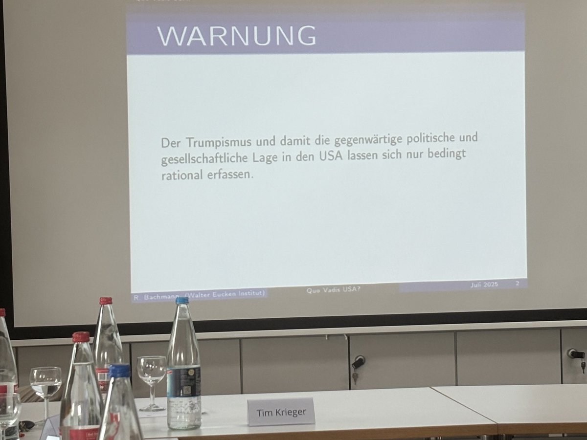 sabinedoering's tweet image. Mit dieser Warnung eröffnet @BachmannRudi auf der Konferenz „Economy & Power“ am @EuckenInstitut
seine Analyse zu den USA 2025. #QuoVadisUSA