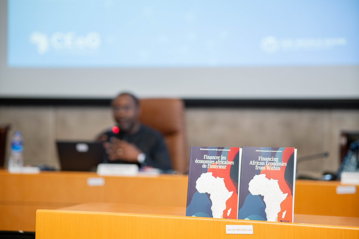BM_Afrique's tweet image. #Actu | Le nouveau livre du CEoG « Financing African Economies from Within ». (en anglais)
Cet ouvrage encourage la mobilisation des ressources nationales et des solutions locales pour bâtir des économies plus résilientes.autonomes.
📘Télécharger : africaceog.org/knowledge#books