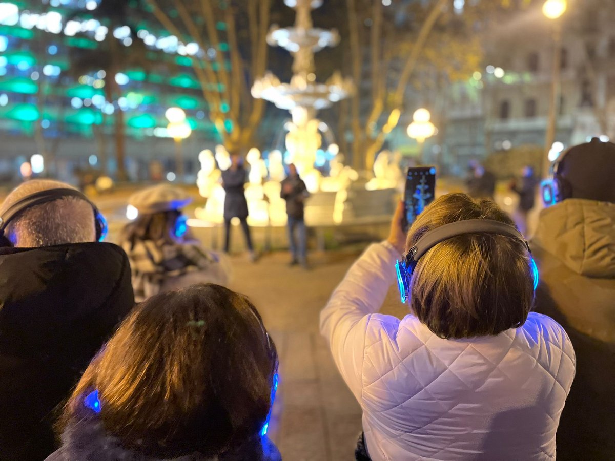 Montevideo Sonoro (@mdeosonoro) on Twitter photo 🎧ES HOY
🎵A las 18:00 nos encontramos en el Mercado del Puerto para recorrer las calles y las canciones de la Ciudad Vieja, con la guía de <a href="/CDopico/">CarlosDopico</a> y la tecnología de Domo Silent.
📱Últimas localidades: <a href="/RedTicketsUY/">RedTickets Uruguay</a> 🎧ES HOY
🎵A las 18:00 nos encontramos en el Mercado del Puerto para recorrer las calles y las canciones de la Ciudad Vieja, con la guía de <a href="/CDopico/">CarlosDopico</a> y la tecnología de Domo Silent.
📱Últimas localidades: <a href="/RedTicketsUY/">RedTickets Uruguay</a>